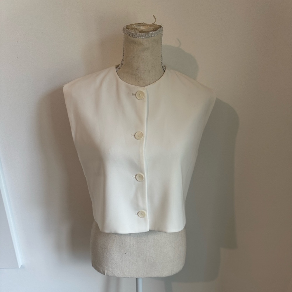 Zara button sleeveless vest